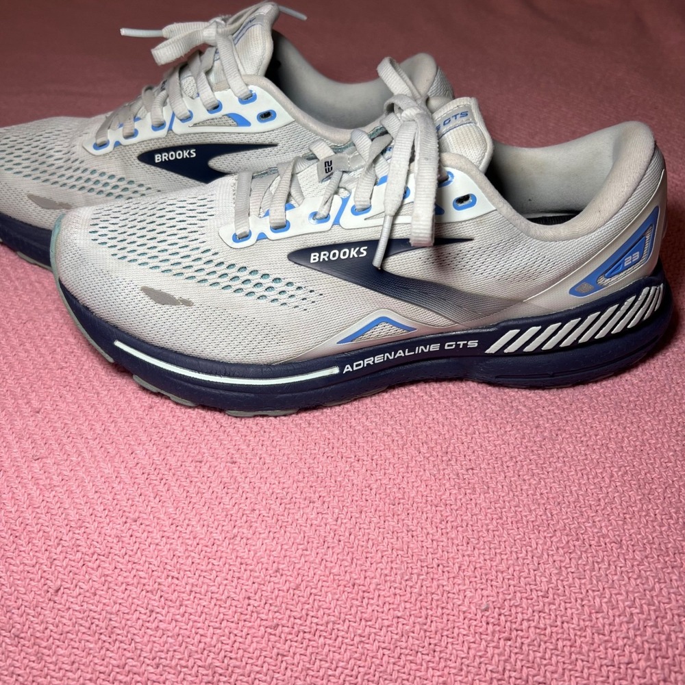Brooks Adrenaline GTS 23 Womens Running Shoes White Navy Blue Size 9.5